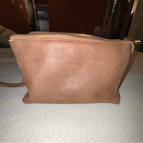 Handbags - Classic Wristlet Clutch in Tan